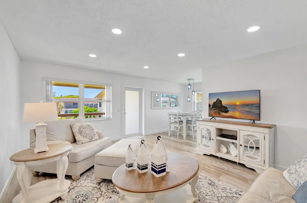 229 Chatham K West Palm Beach FL 33417