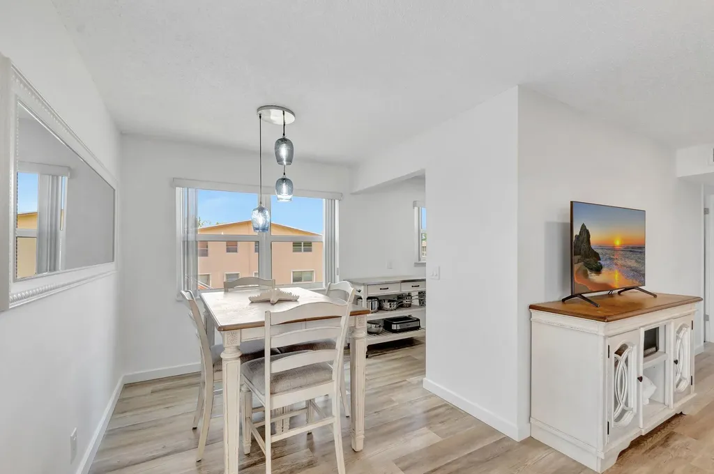 229 Chatham K West Palm Beach FL 33417