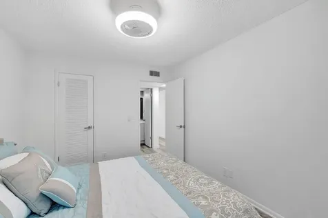 229 Chatham K West Palm Beach FL 33417