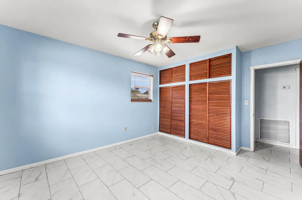 305 Henthorne Drive Palm Springs FL 33461