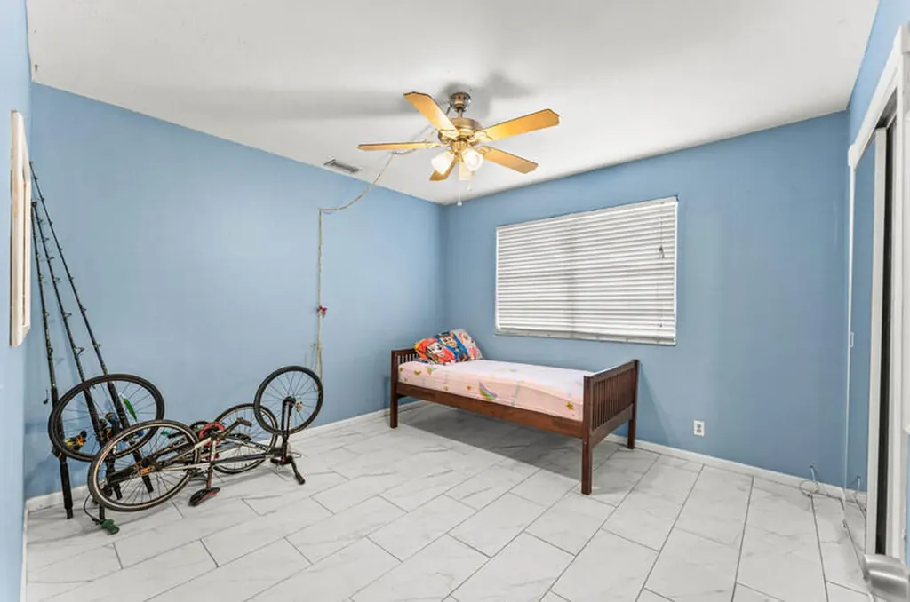 305 Henthorne Drive Palm Springs FL 33461