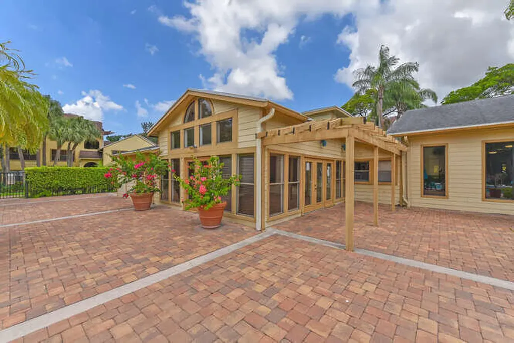 2311 N Congress Avenue Boynton Beach FL 33426