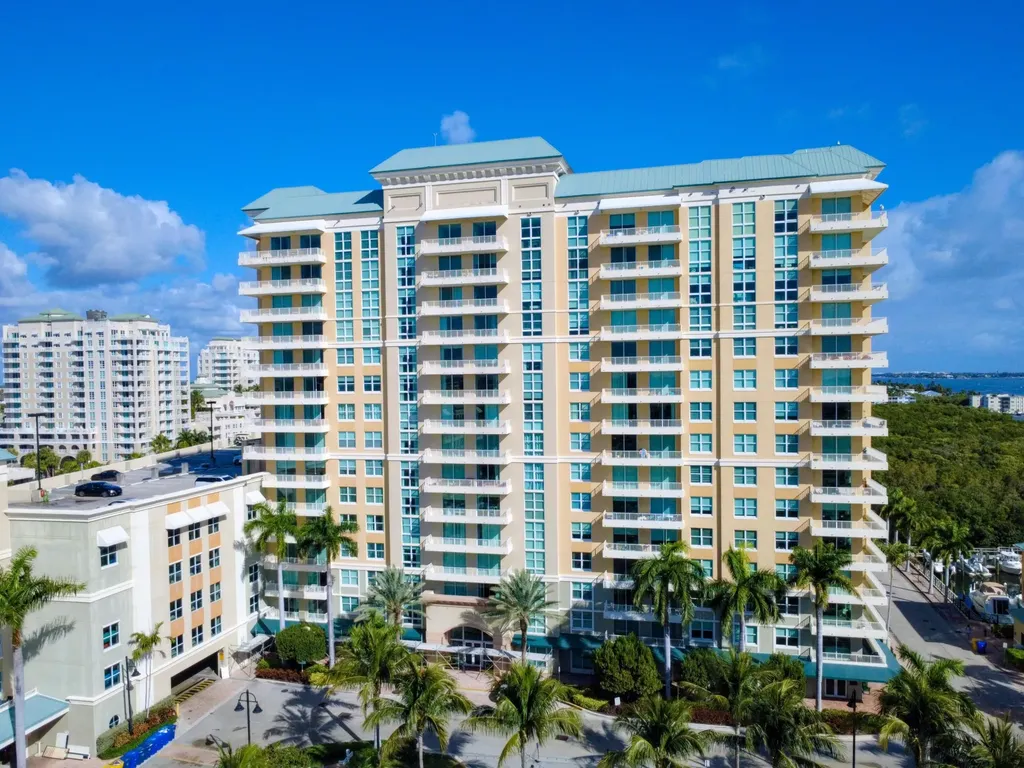 625 Casa Loma Boulevard Boynton Beach FL 33435