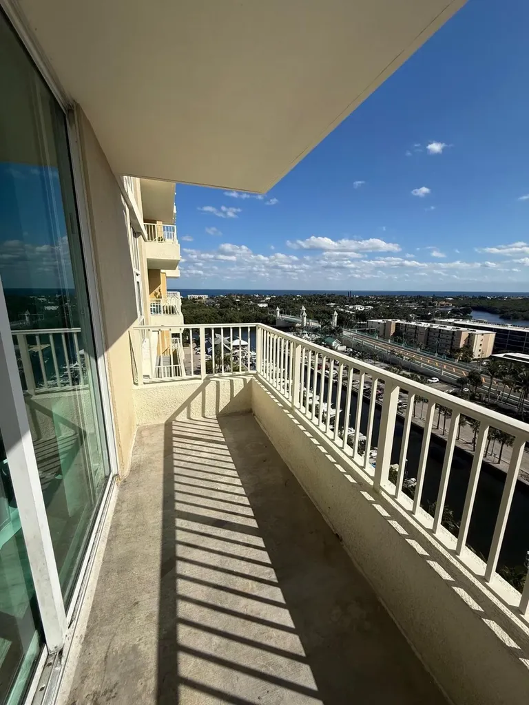 625 Casa Loma Boulevard Boynton Beach FL 33435