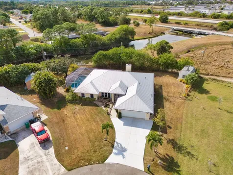 4661 NW Bogi Court Port St Lucie FL 34983