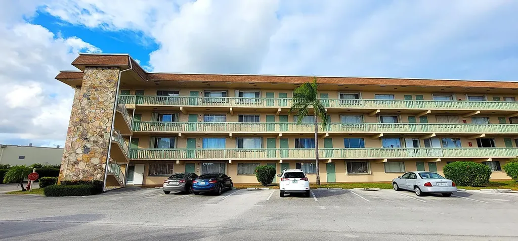 300 Village Green Circle S Palm Springs FL 33461