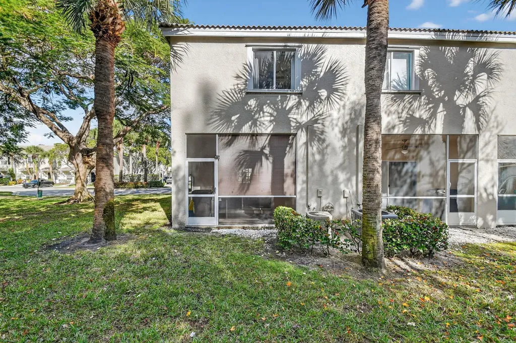 5015 Palmbrooke Circle West Palm Beach FL 33417