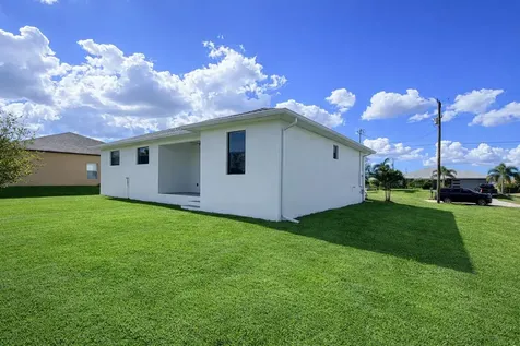 211 NW 25th Avenue Cape Coral FL 33993
