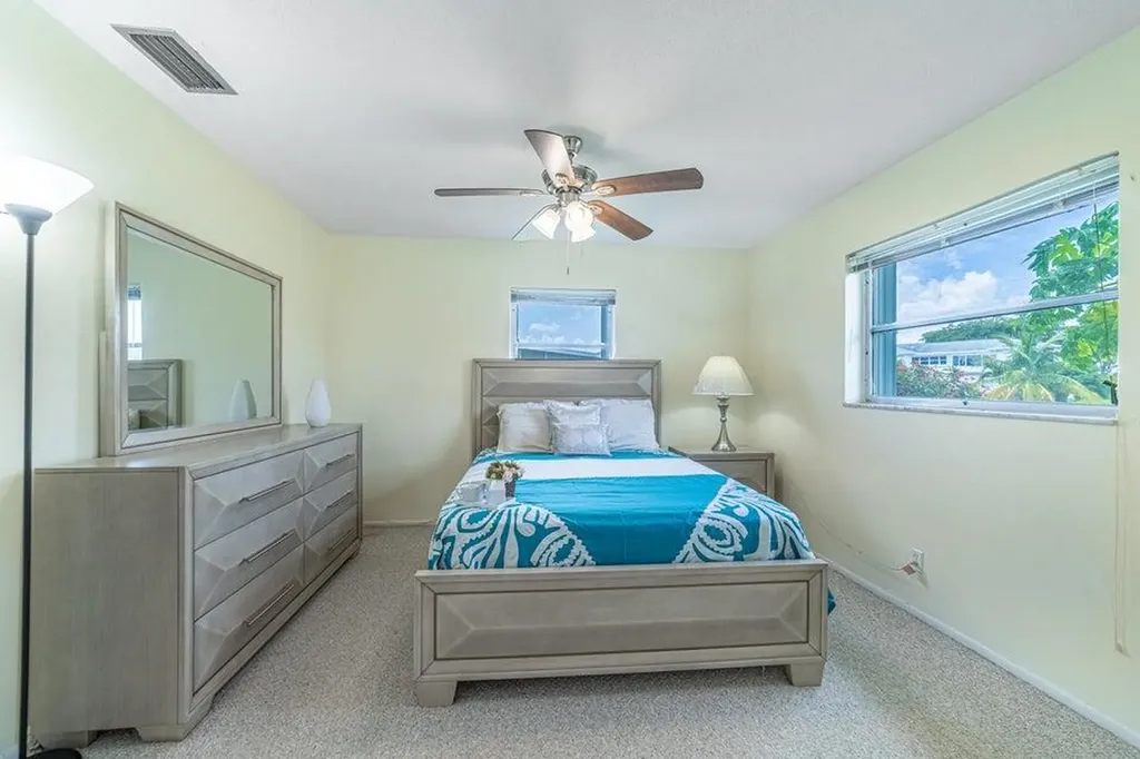 135 NW 14th Street Boynton Beach FL 33426