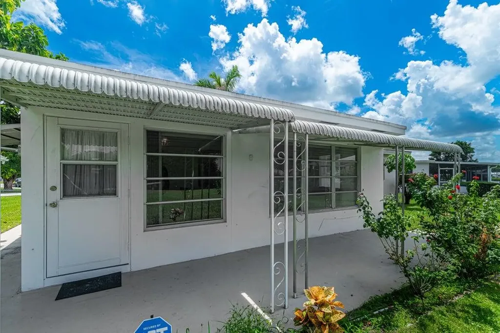 135 NW 14th Street Boynton Beach FL 33426