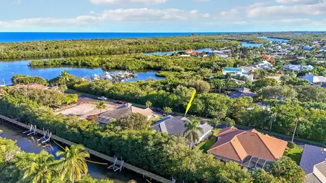8415 SE Governors Way Hobe Sound FL 33455