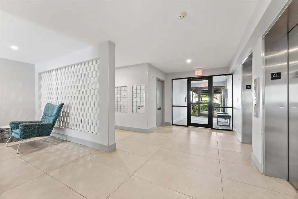 1160 N Federal Highway Fort Lauderdale FL 33304