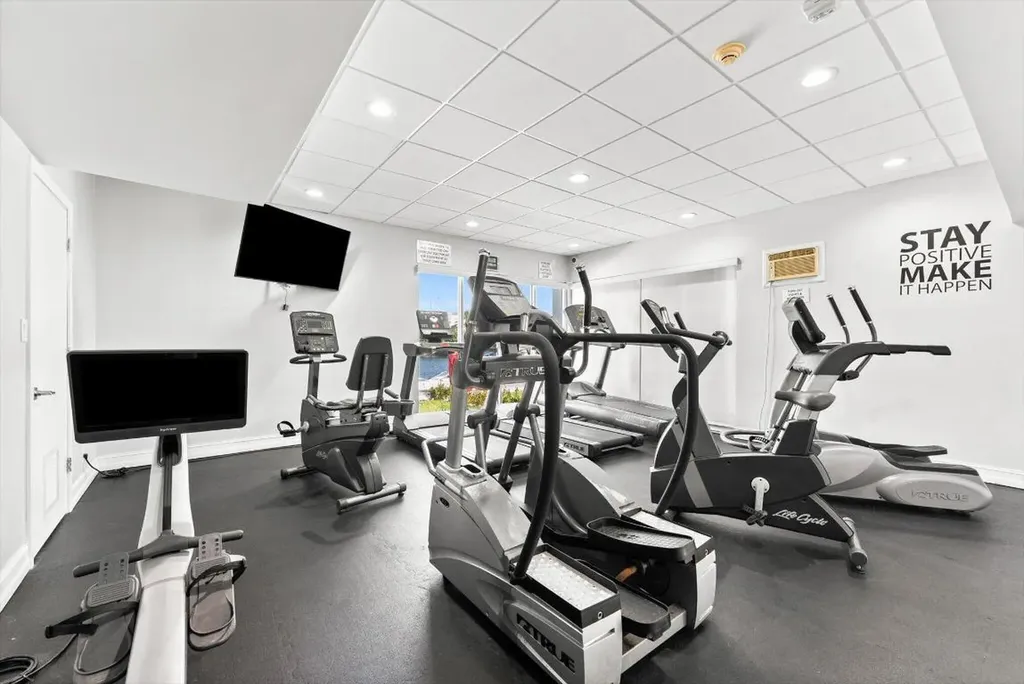 1160 N Federal Highway Fort Lauderdale FL 33304