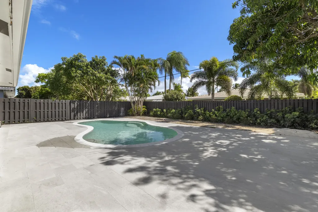 1750 NE 49th Street Fort Lauderdale FL 33334