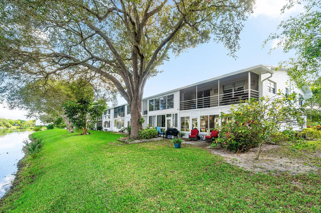 120 Prescott F Deerfield Beach FL 33442