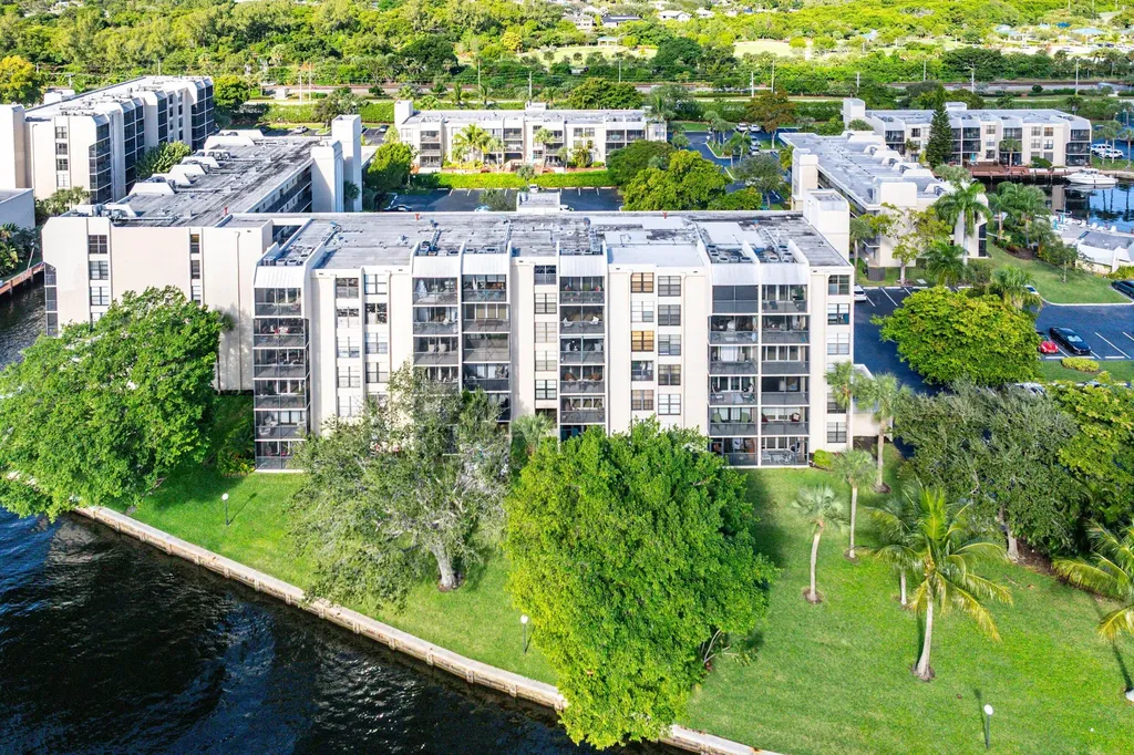 14 Royal Palm Way Boca Raton FL 33432