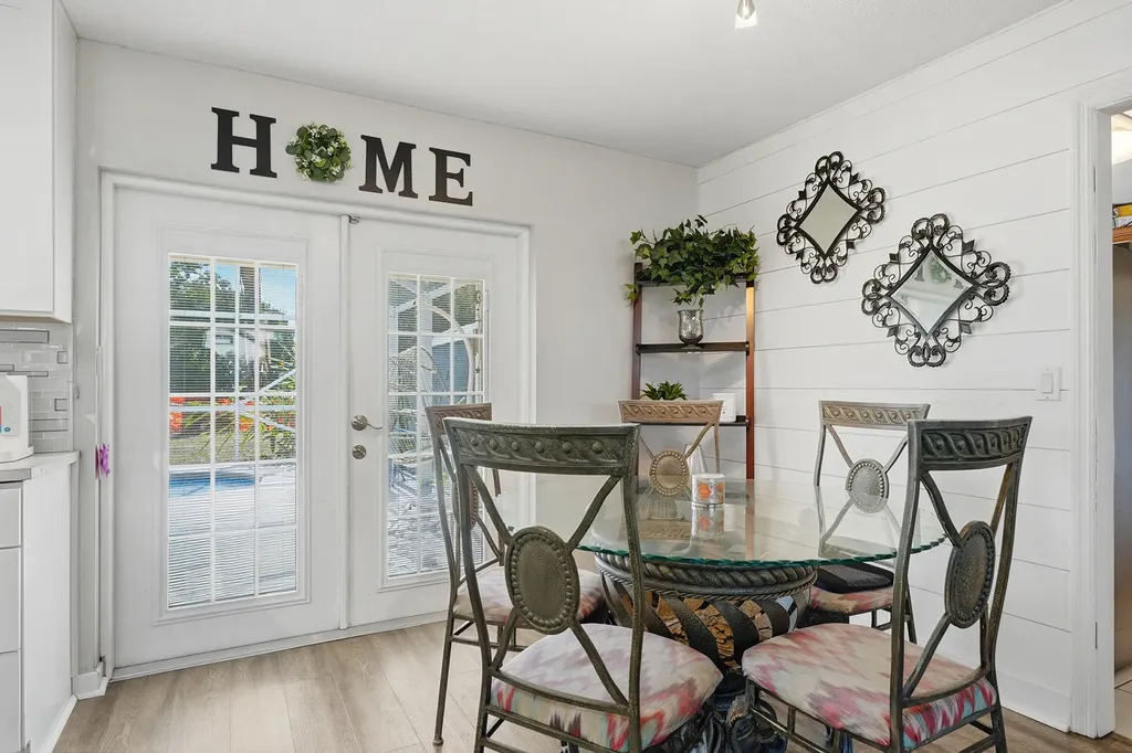 898 SE Evergreen Terrace Port St Lucie FL 34983