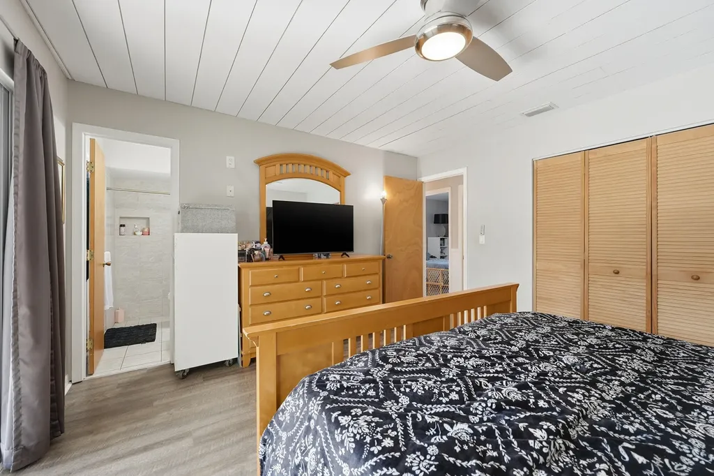 898 SE Evergreen Terrace Port St Lucie FL 34983