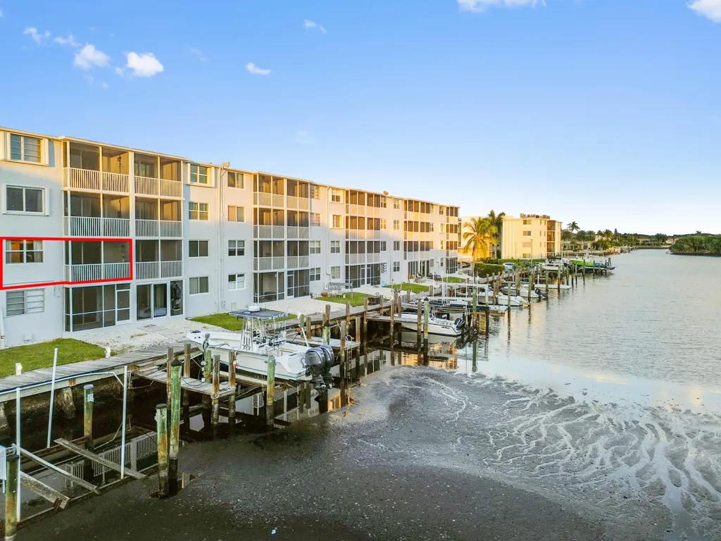 689 NE 6th Court Boynton Beach FL 33435