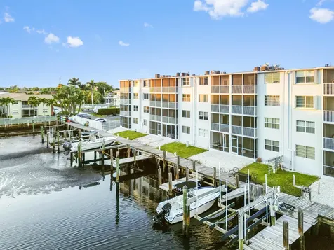 689 NE 6th Court Boynton Beach FL 33435