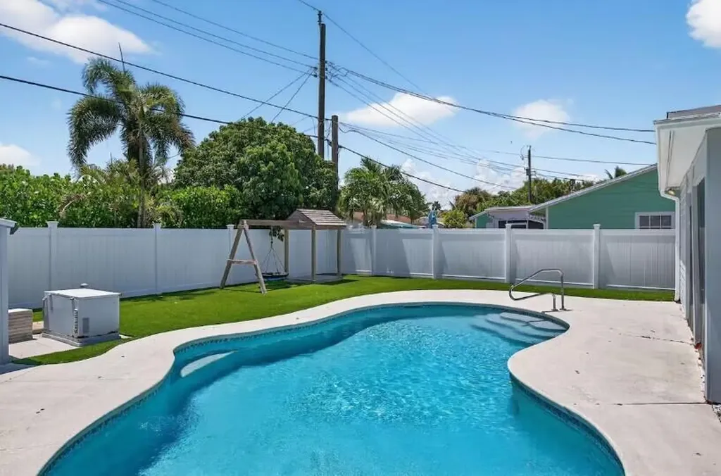 516 E Whitney Drive Jupiter FL 33458