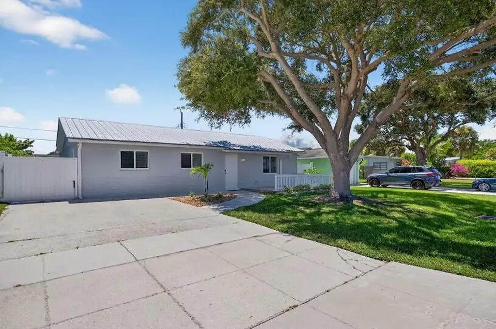 516 E Whitney Drive Jupiter FL 33458