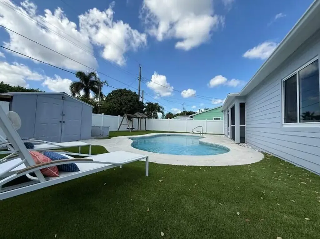 516 E Whitney Drive Jupiter FL 33458