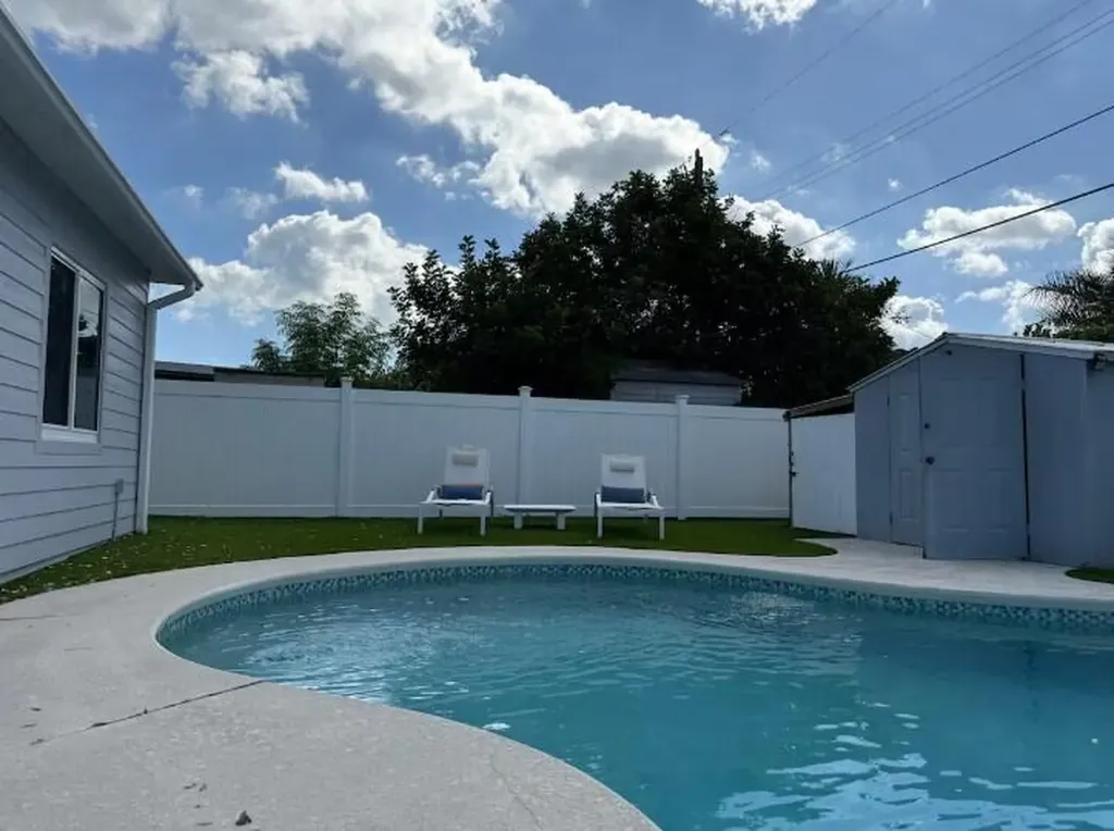 516 E Whitney Drive Jupiter FL 33458