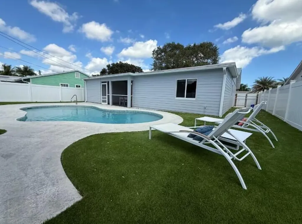 516 E Whitney Drive Jupiter FL 33458