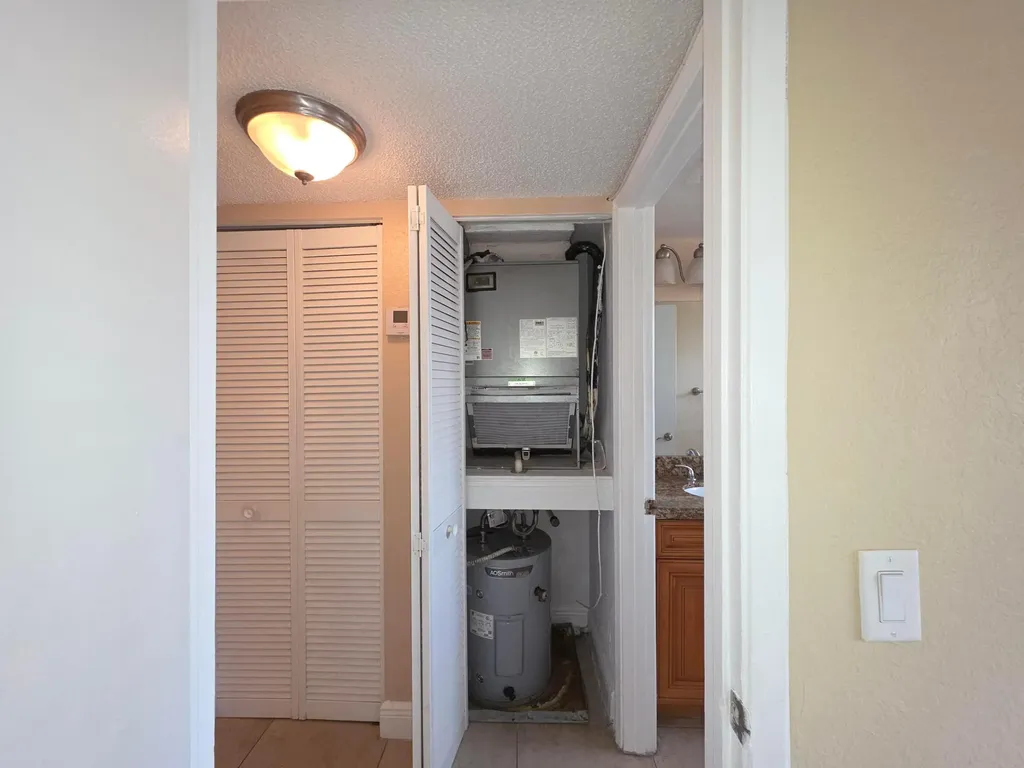1542 Lake Crystal Drive West Palm Beach FL 33411