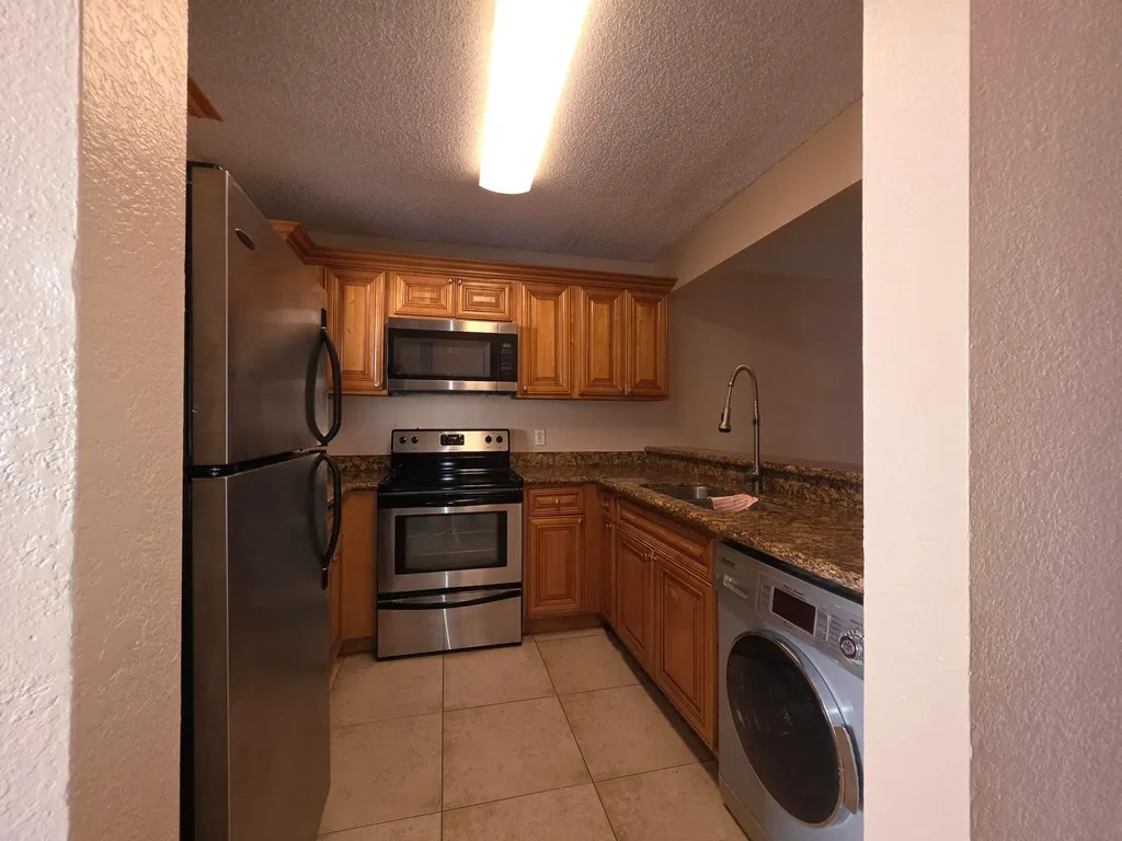 1542 Lake Crystal Drive West Palm Beach FL 33411