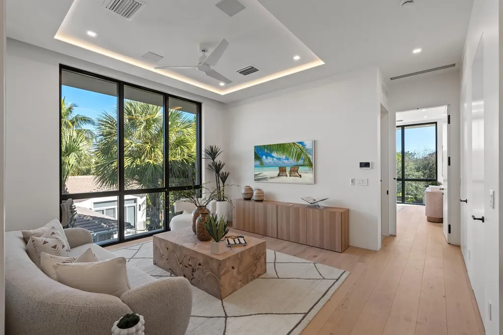 1136 NE 9th Avenue Delray Beach FL 33483