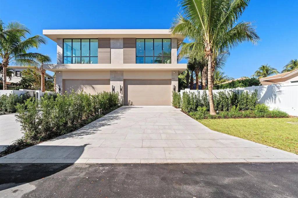 1136 NE 9th Avenue Delray Beach FL 33483
