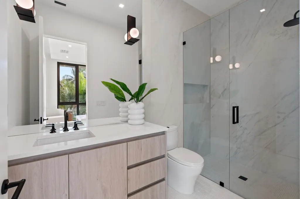 1136 NE 9th Avenue Delray Beach FL 33483
