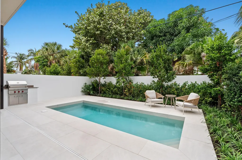 1136 NE 9th Avenue Delray Beach FL 33483
