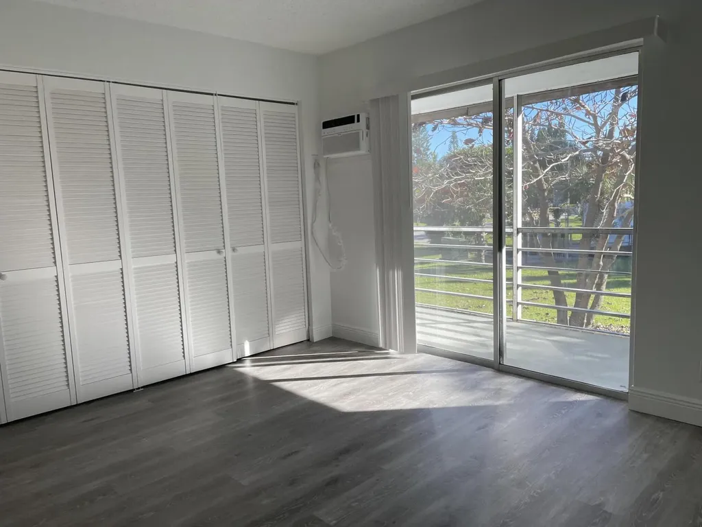 172 Sussex I West Palm Beach FL 33417