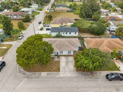 3011 Avenue M Riviera Beach FL 33404