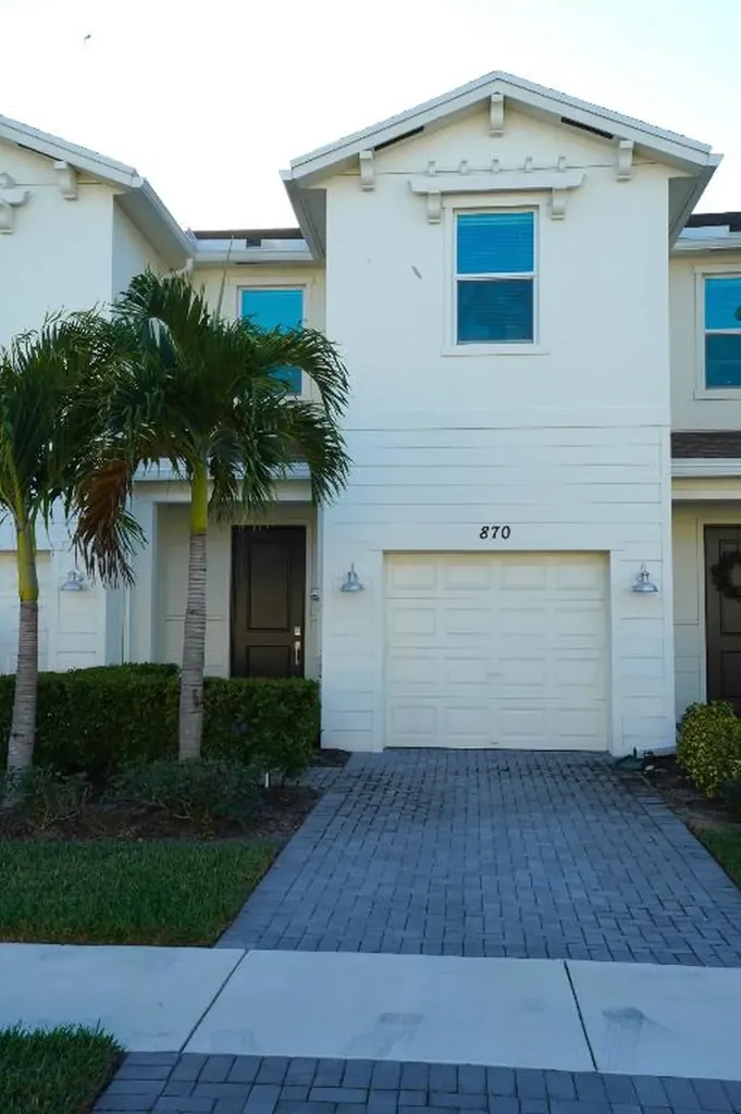 870 SE Grovebush Lane Port St Lucie FL 34984