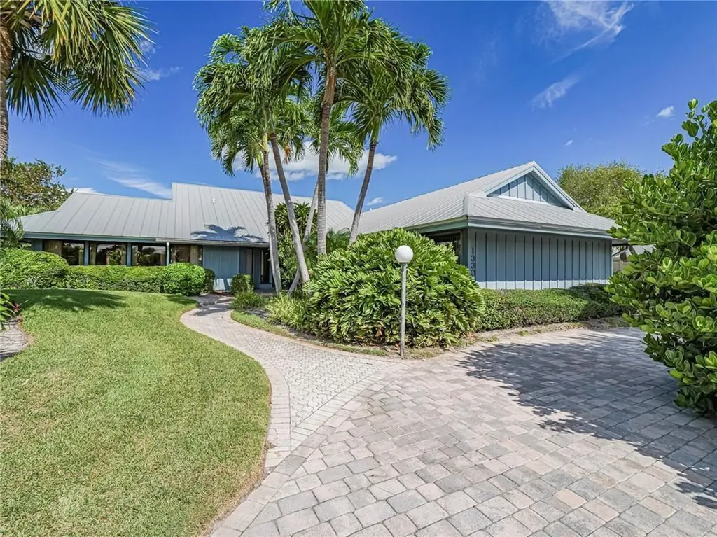 1330 Shorewinds Lane Vero Beach FL 32963