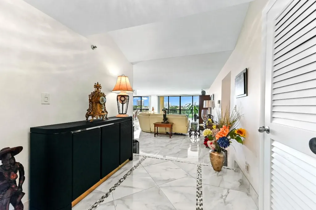 1900 Consulate Place West Palm Beach FL 33401