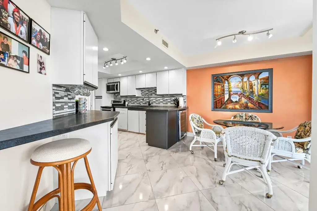 1900 Consulate Place West Palm Beach FL 33401