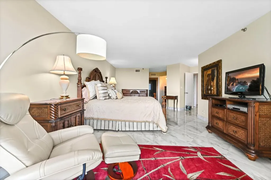 1900 Consulate Place West Palm Beach FL 33401