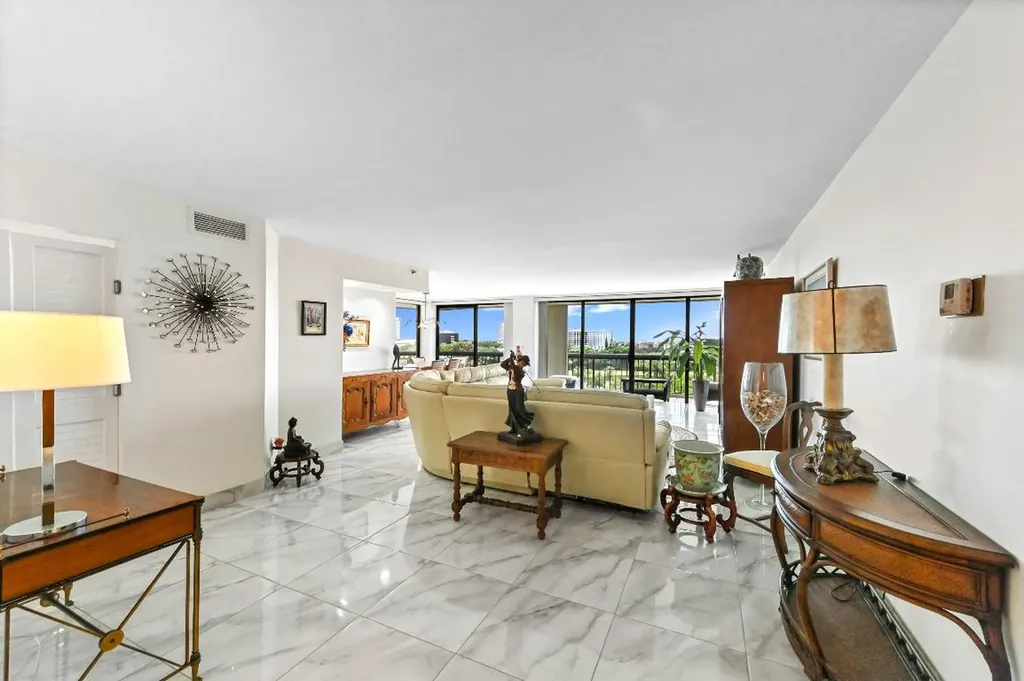 1900 Consulate Place West Palm Beach FL 33401