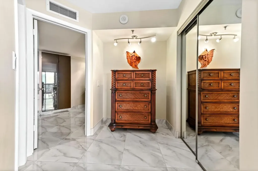 1900 Consulate Place West Palm Beach FL 33401