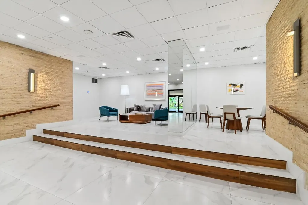 1900 Consulate Place West Palm Beach FL 33401