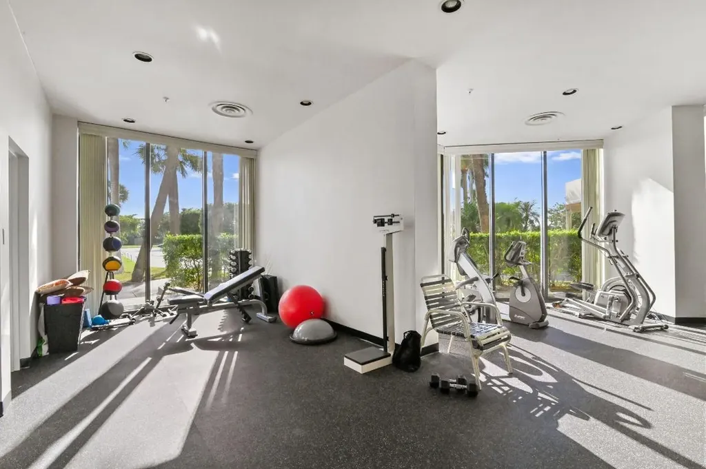 1900 Consulate Place West Palm Beach FL 33401
