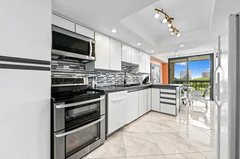 1900 Consulate Place West Palm Beach FL 33401