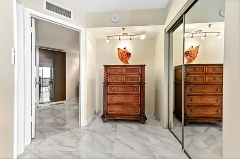 1900 Consulate Place West Palm Beach FL 33401