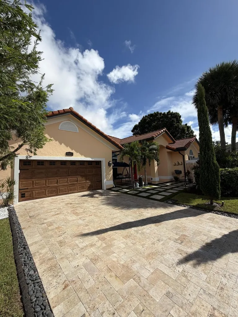 9050 Cypress Hollow Drive Palm Beach Gardens FL 33418