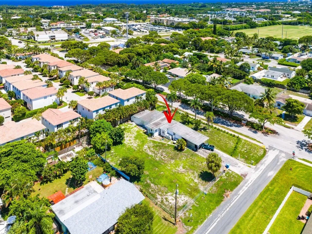 3650 SE 2nd Court Boynton Beach FL 33435